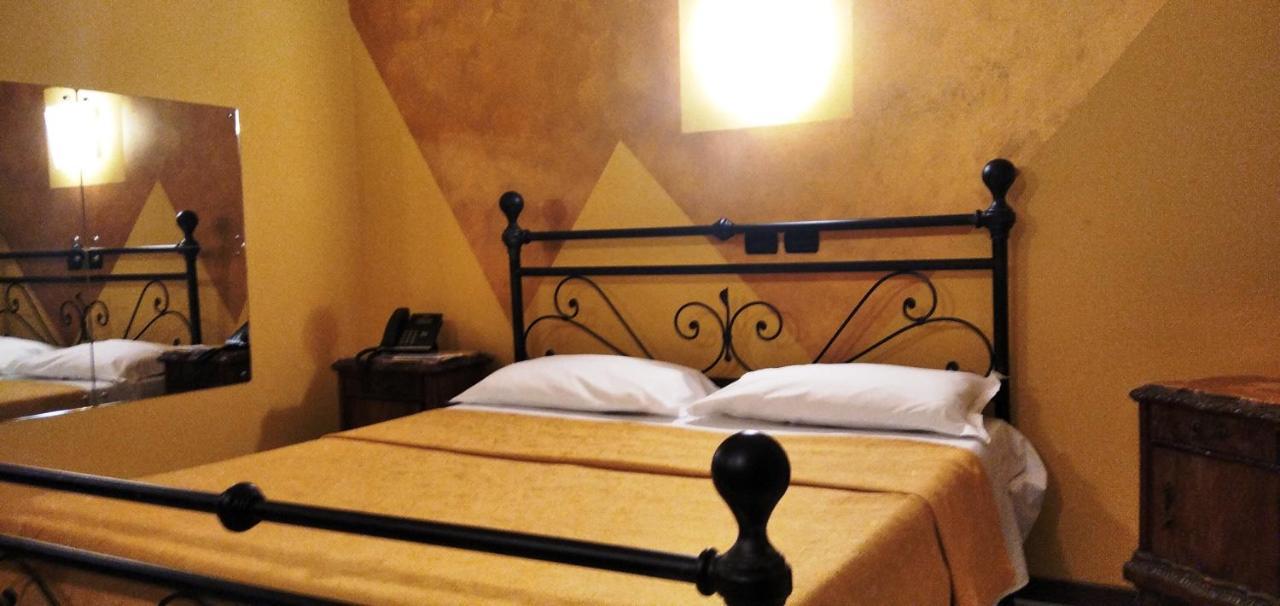 Hotel Motel Est Пескьера-Борромео Экстерьер фото